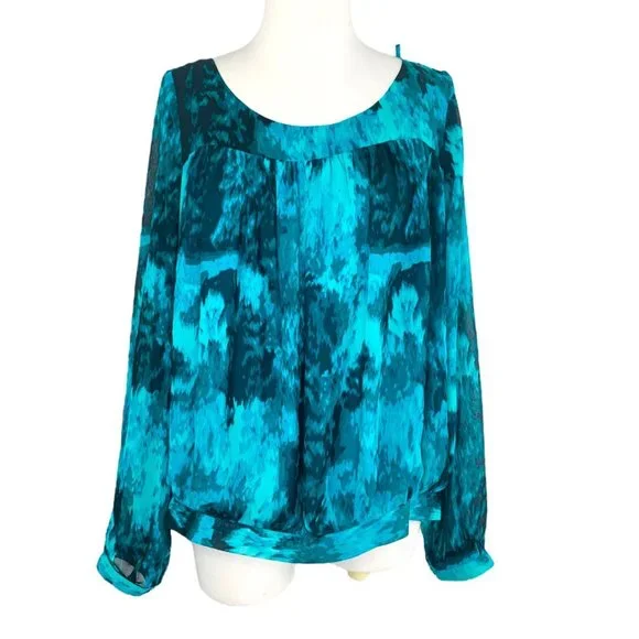 VINCE CAMUTO Boho Blouse Blue Print Dolman Sleeves NWT Size XS New with Tags - Picture 6 of 10